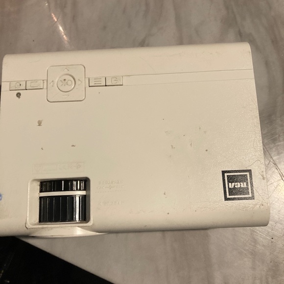 Projector - Picture 3 of 5